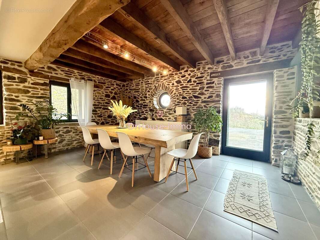 Maison à SAINT-HILAIRE-PEYROUX