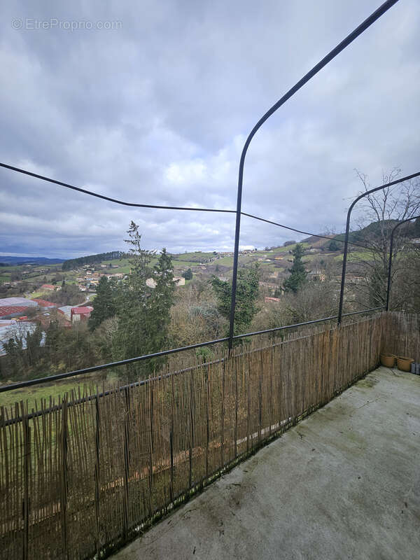 Appartement à BOURG-DE-THIZY