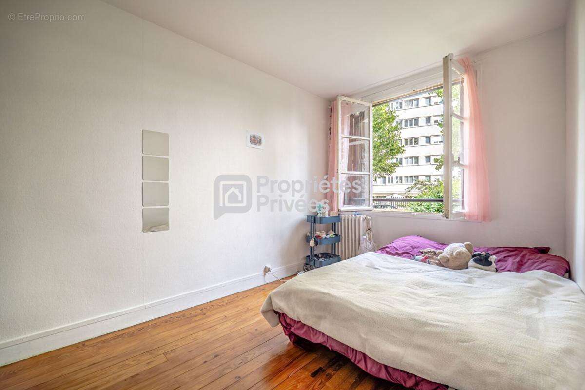 Appartement à ISSY-LES-MOULINEAUX