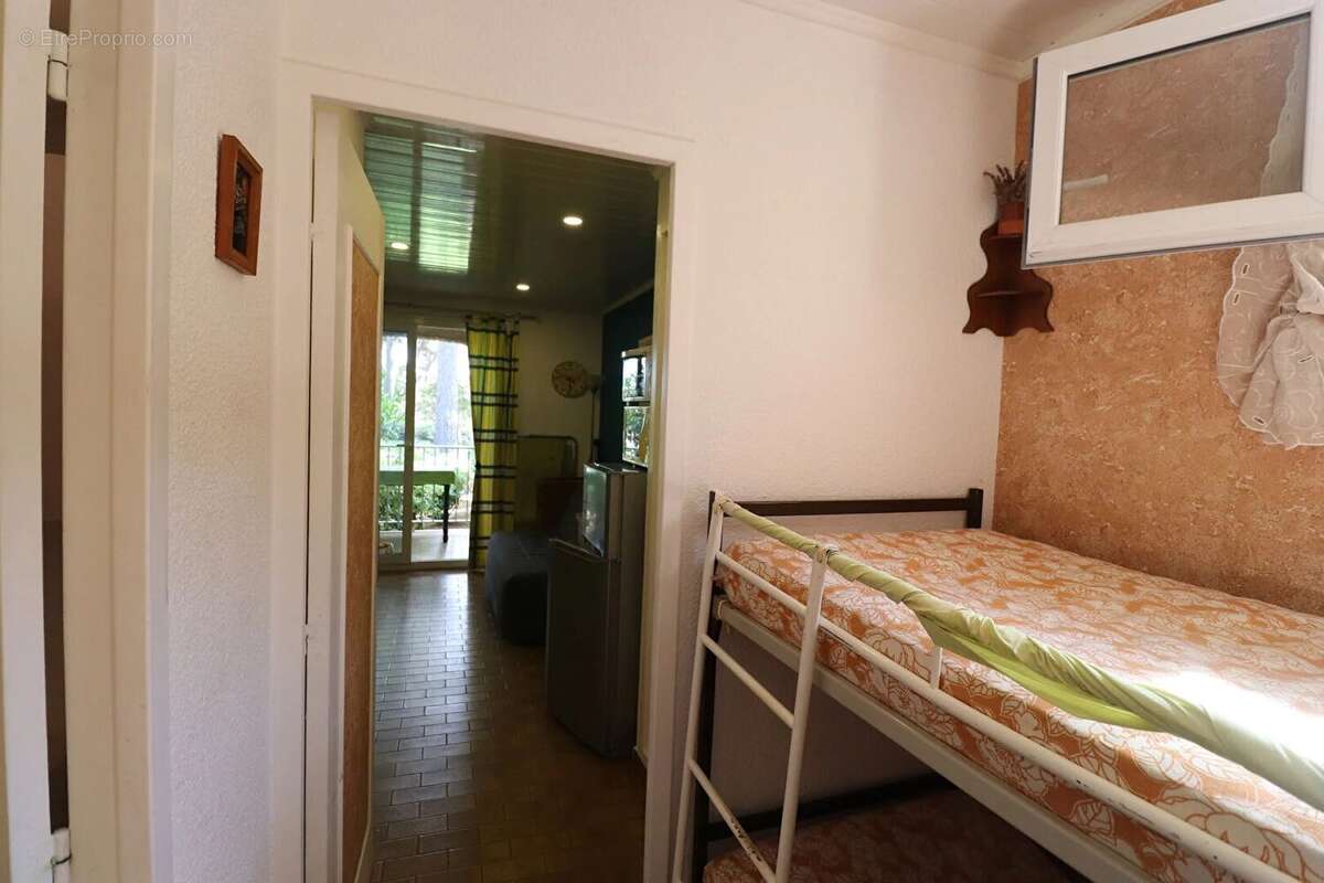 Appartement à SAINT-CYR-SUR-MER