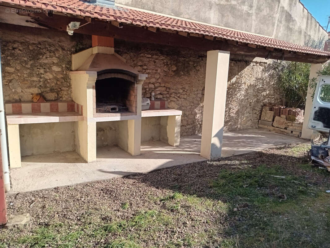 Parking à MARAUSSAN