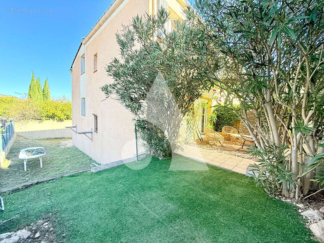 Appartement à PEYROLLES-EN-PROVENCE