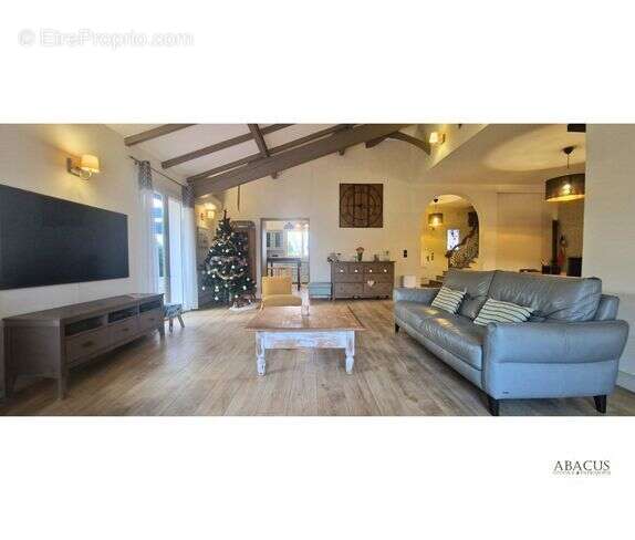 Maison 231 m² à Cambo-Les-Bains  - photo 5