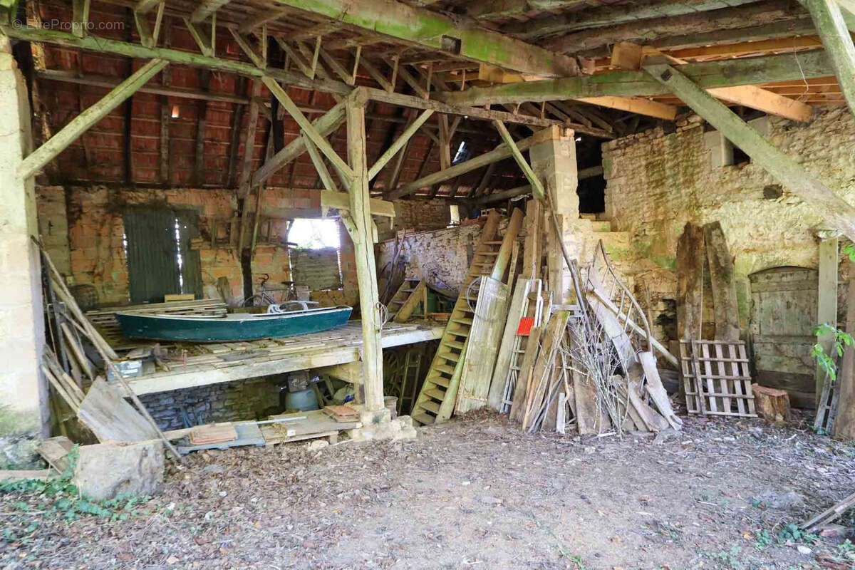 Maison à BEYNAC-ET-CAZENAC
