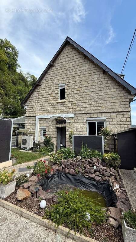 Charmante maison mitoyenne d'un côté atypique au cur d'Orival, en bord de Seine - photo 2