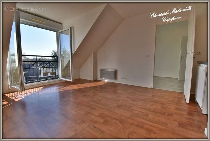 Appartement à SAINT-THIBAULT-DES-VIGNES