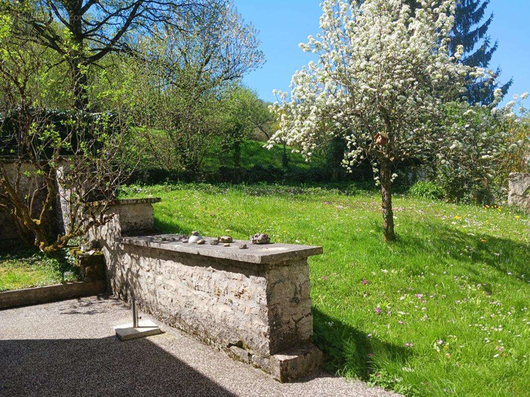 Maison à MACORNAY