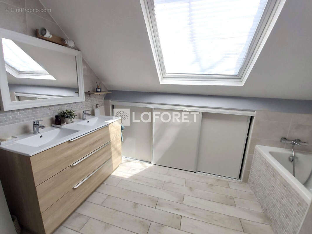 Maison à LIVRY-GARGAN