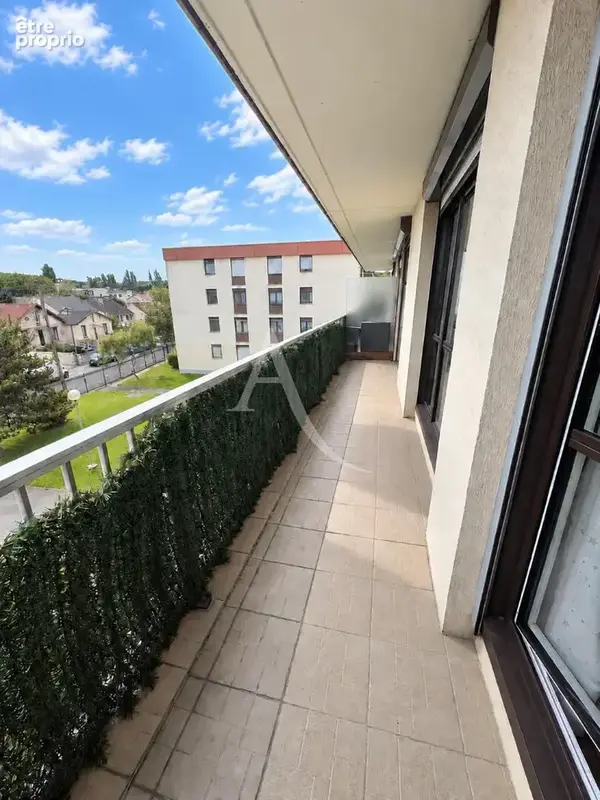 Coup de coeur - vaujours-f2  spacieux avec  terrasse - photo 10