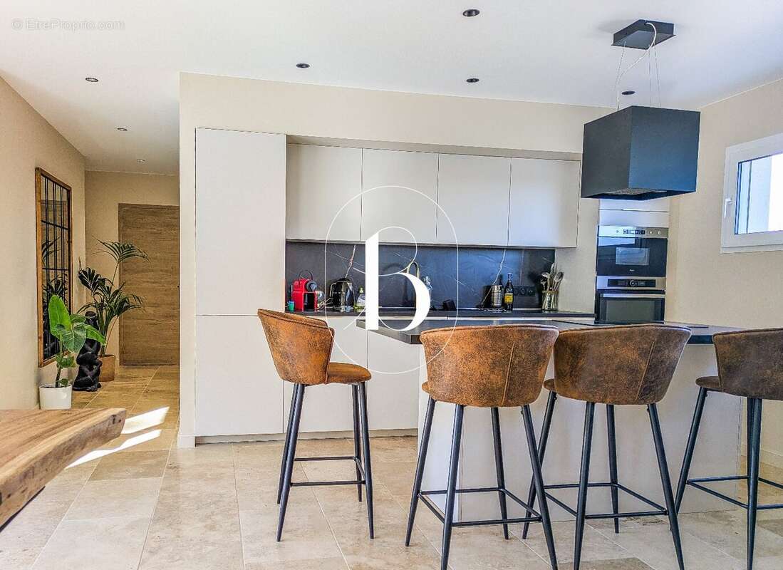 Maison à SAINT-PRIVAT-DE-CHAMPCLOS