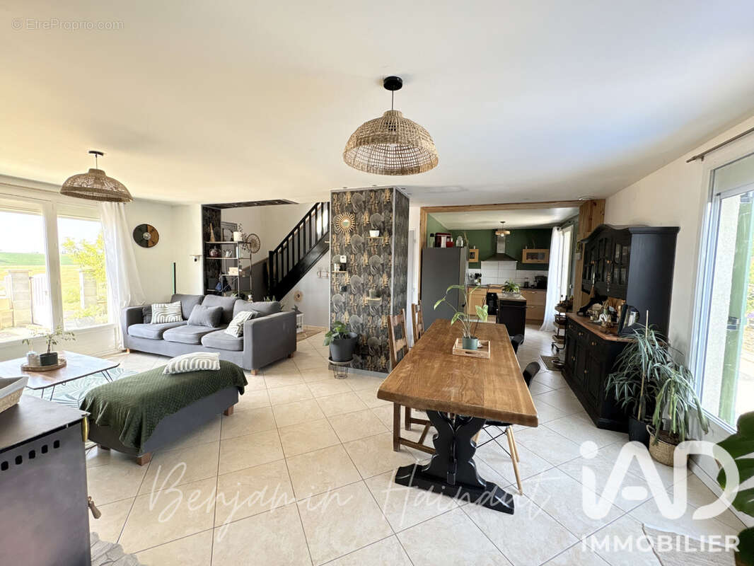 Maison 98 m² à Jouy-Le-Chatel  - photo 3