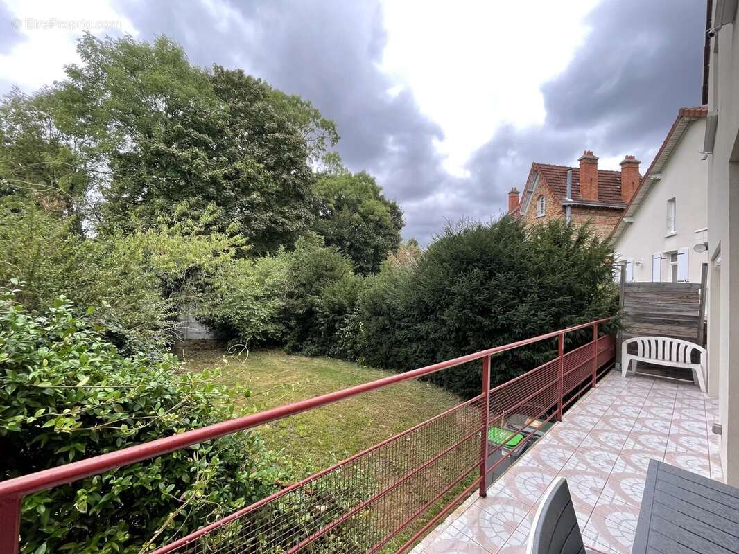 Maison à VERRIERES-LE-BUISSON