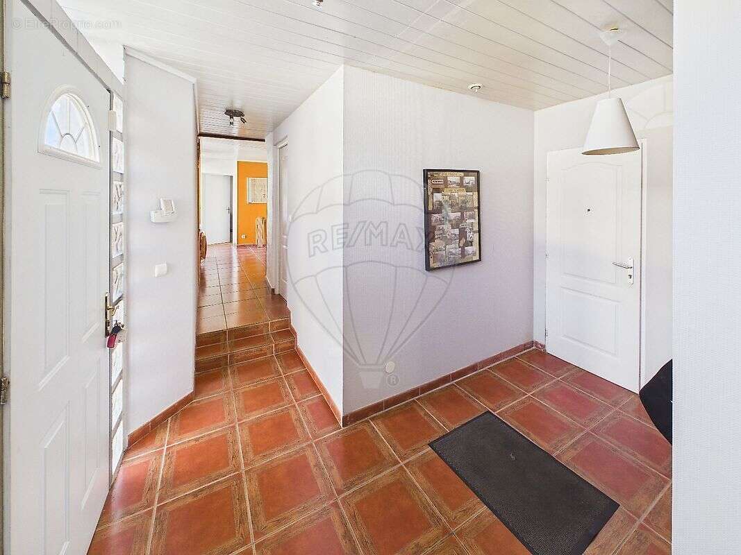 Maison à MANGIENNES