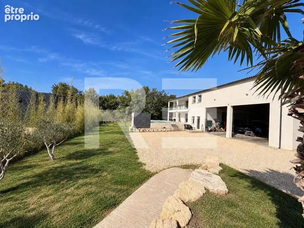 Maison 245 m² avec piscine – 7 chambres – Grand garage de 115 m² - photo 2
