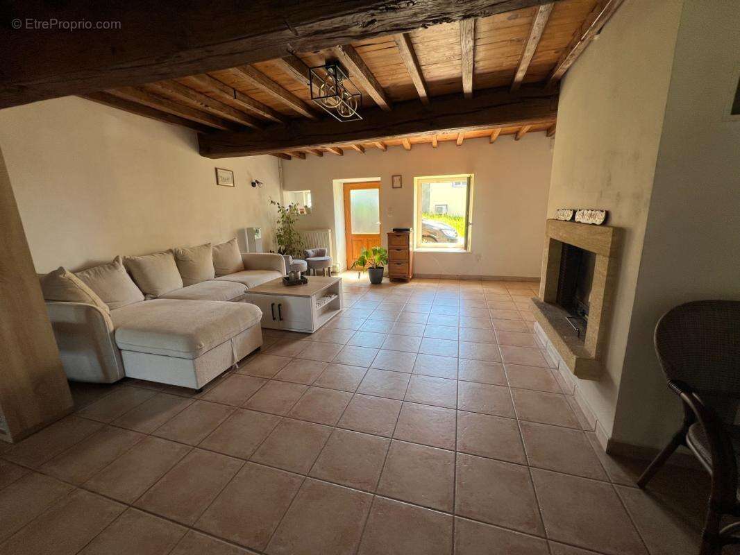 Maison 200 m² à Cours-La-Ville  - photo 25