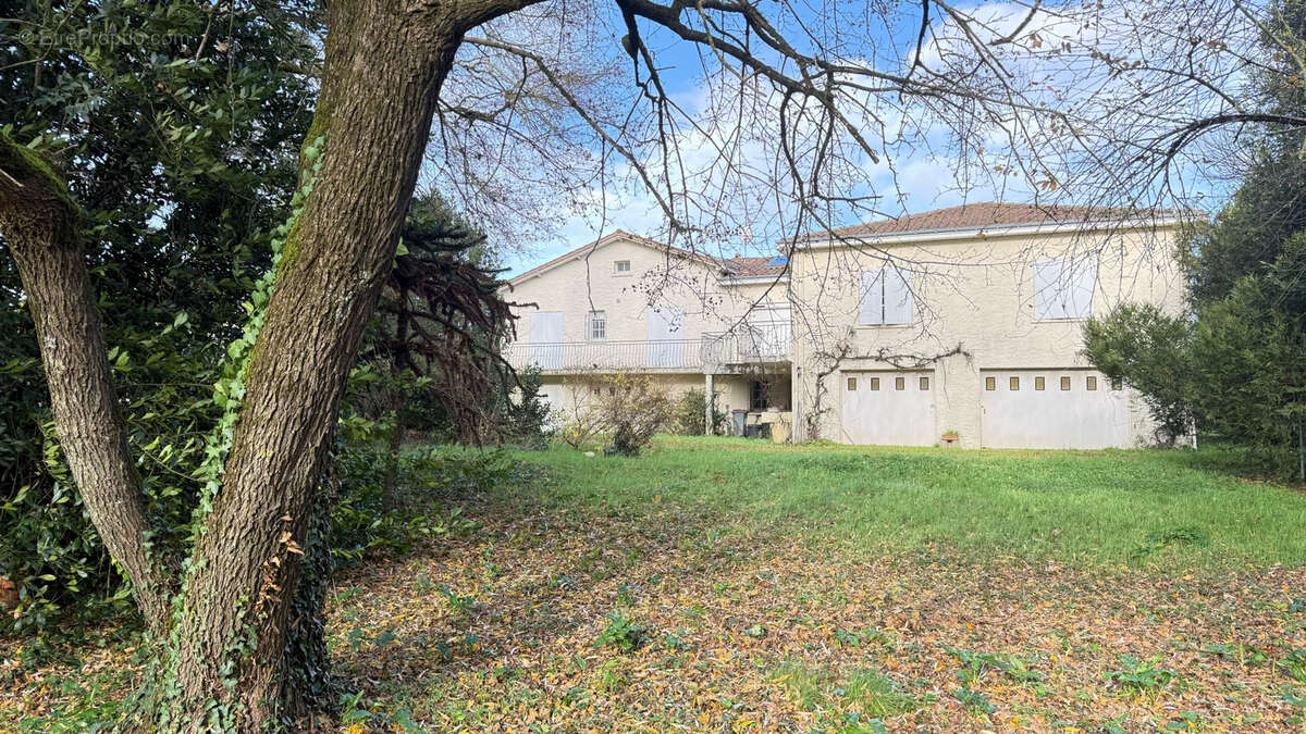 Maison à BESSINES