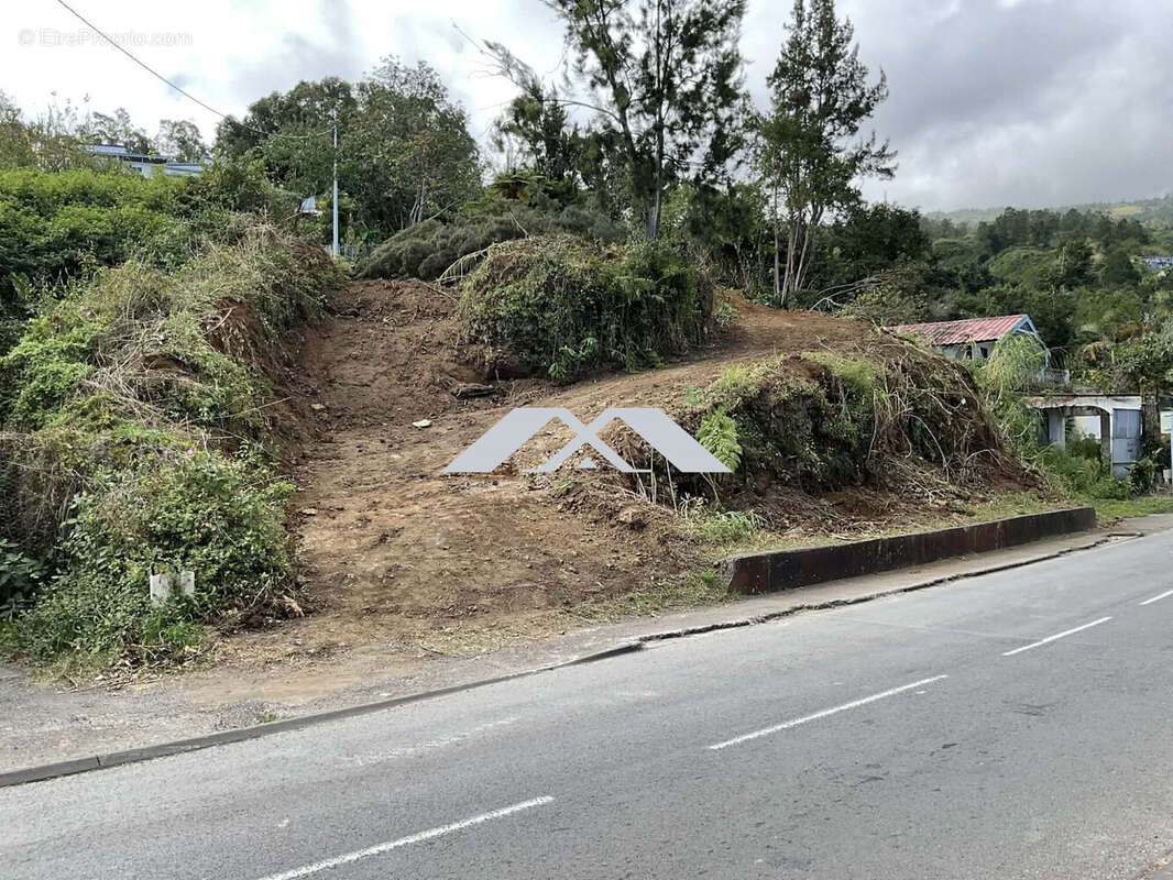 Terrain à SAINT-LEU