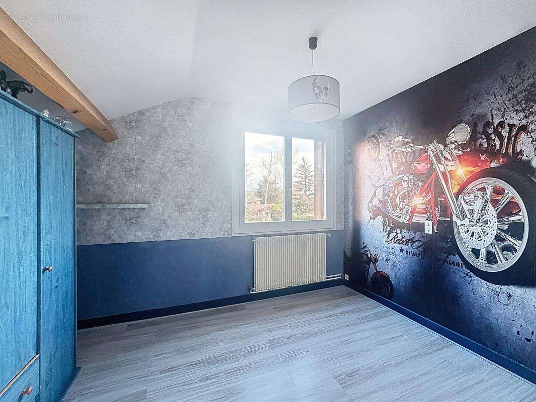 SAINT BONNET PRES RIOM Amateur de bricolage Grange 68m² - Maison 3 chambres - Cour - photo 7