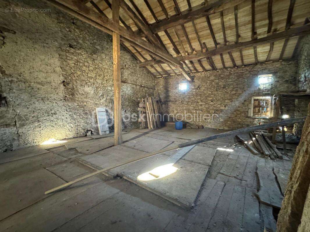 Appartement à LABRUGUIERE