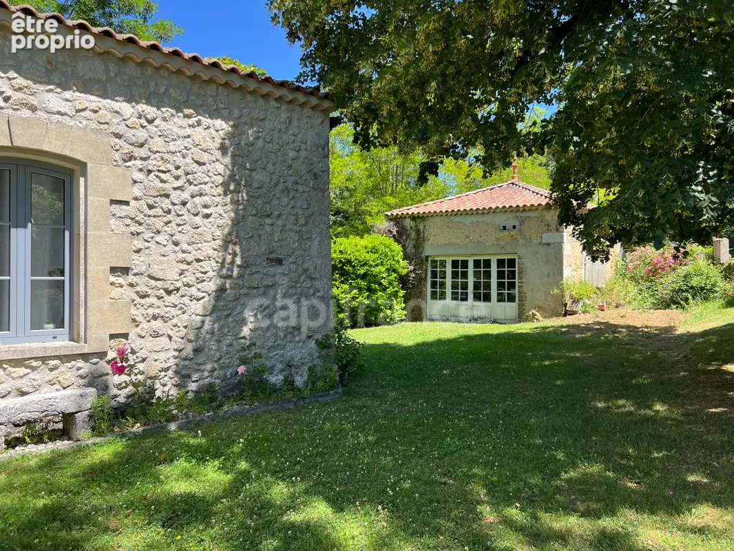 Demeure de caractère au cœur de la Saintonge boisée - Montguyon (17) - photo 18