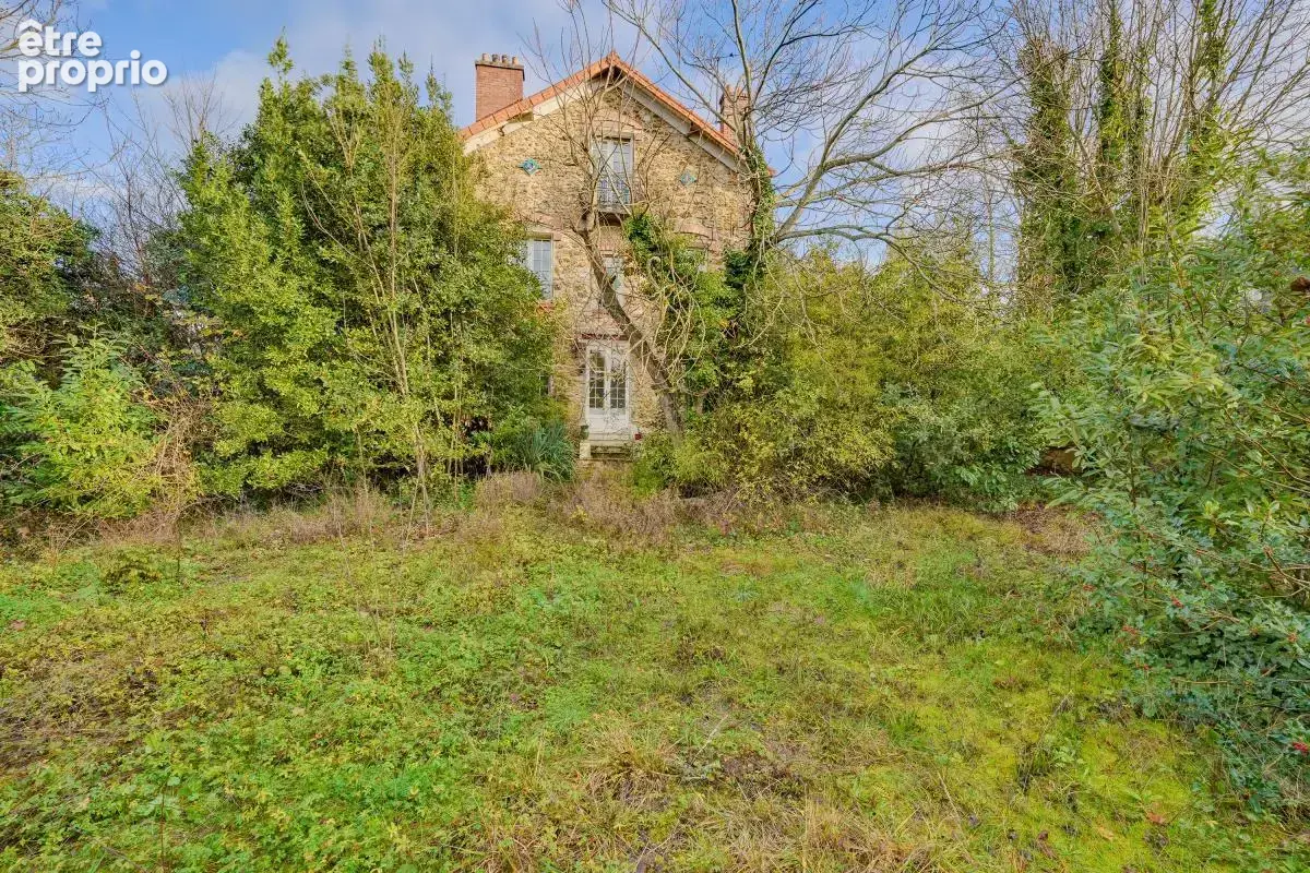Meulière de 1920 – 153 m² habitable – 5 Chambres - Terrain 1 819 m² - photo 4