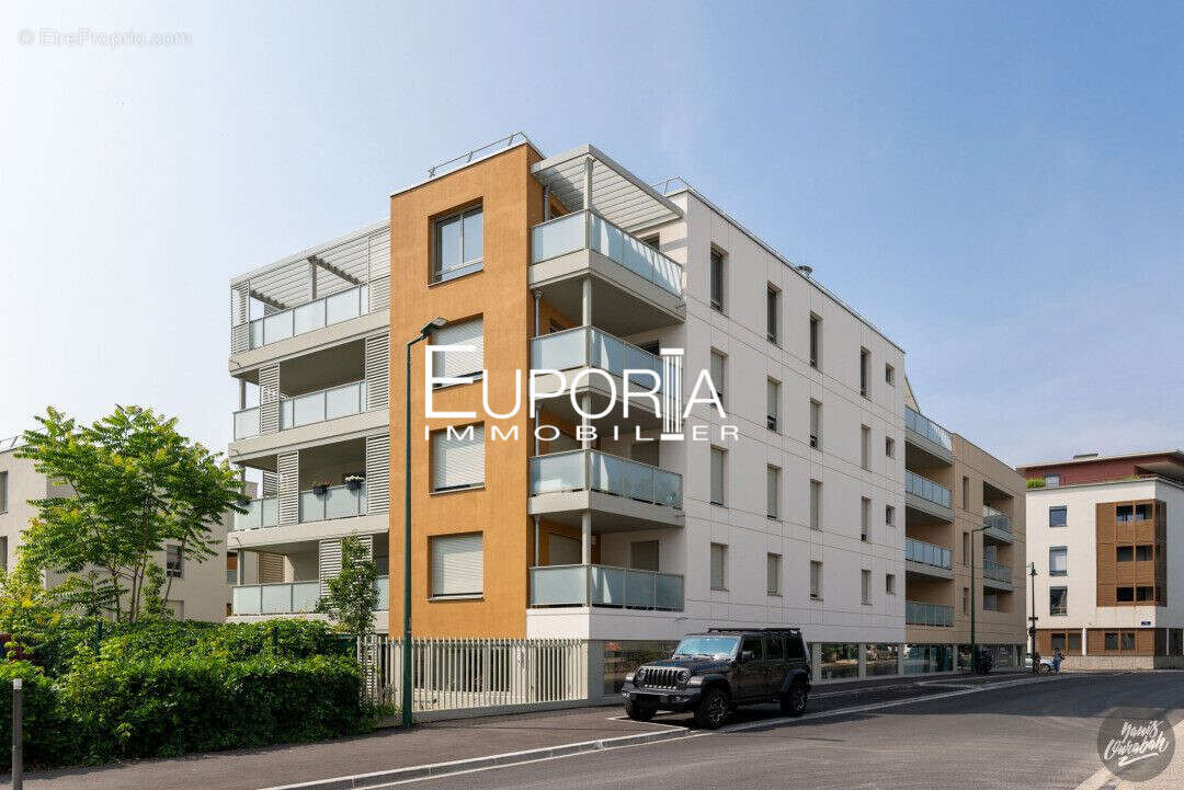 Appartement à TASSIN-LA-DEMI-LUNE