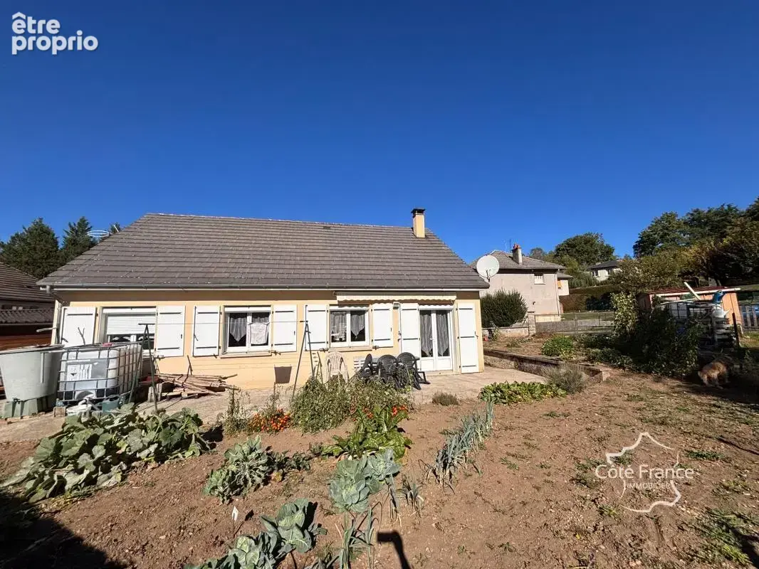 Très charmante maison construite en 2008 avec jardin, située - photo 20