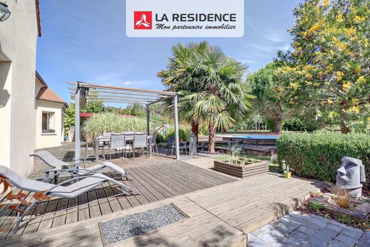 Maison à NEAUPHLE-LE-VIEUX