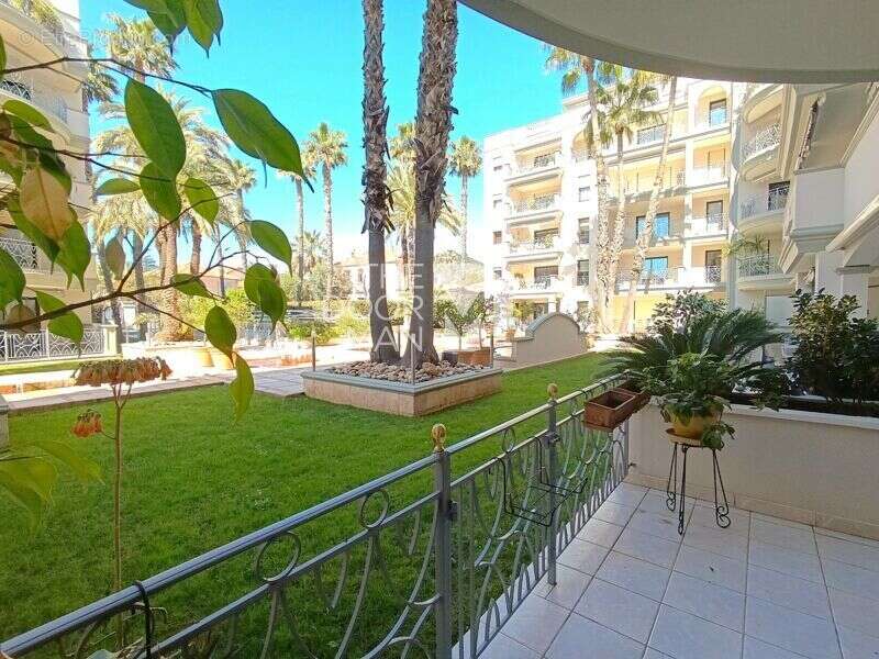 Appartement à HYERES