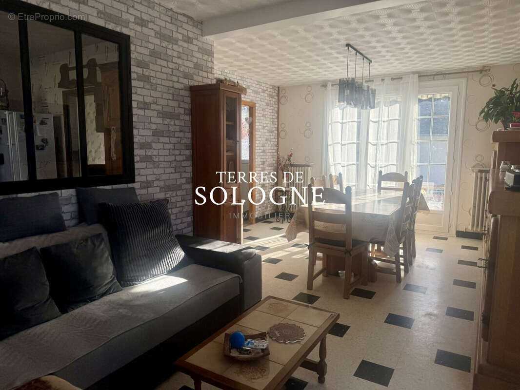 Maison à NEUNG-SUR-BEUVRON