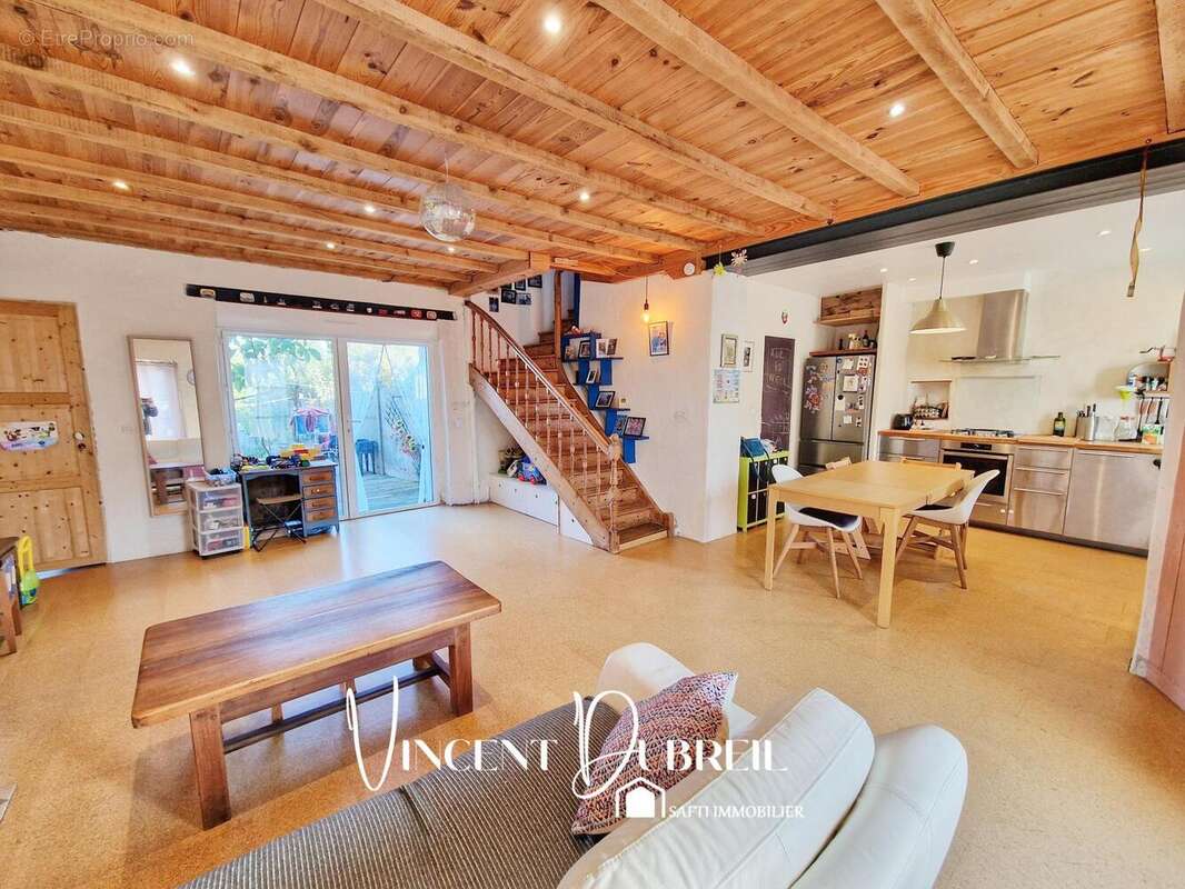 Photo 2 - Maison à SAINT-JULIEN-DE-CONCELLES