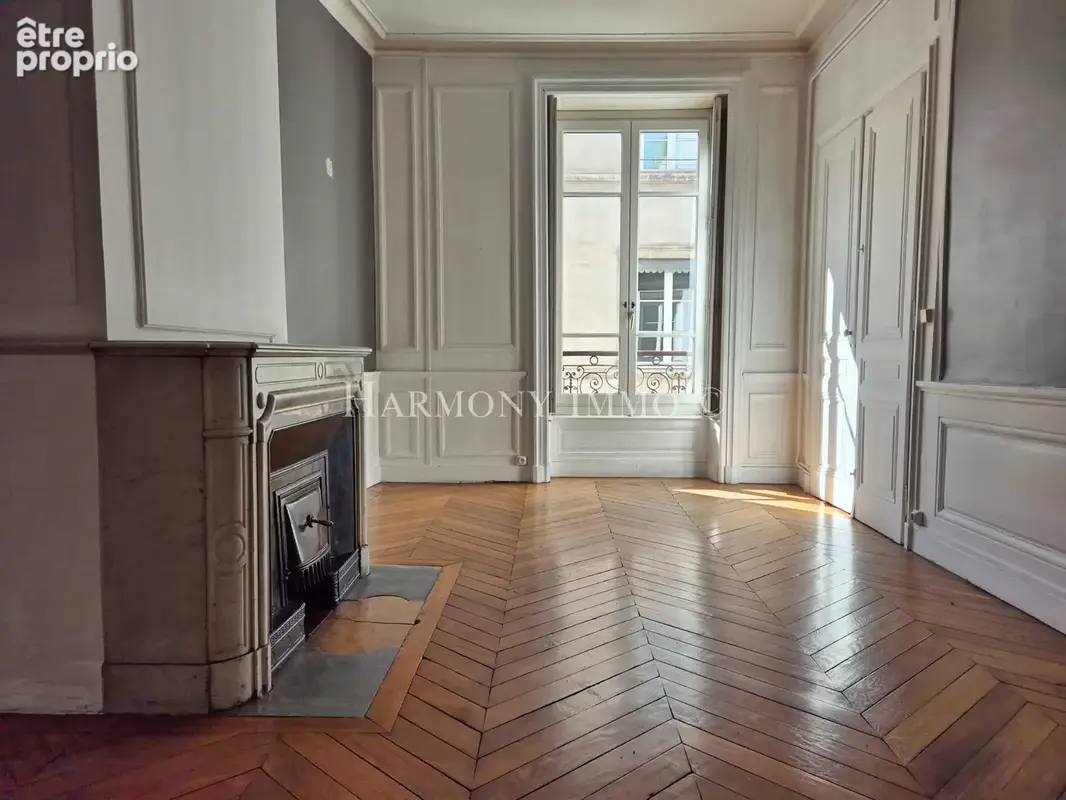 Bel appartement ancien de 167 m2 en dernier étage à 2 pas de la place Bellecour - photo 9