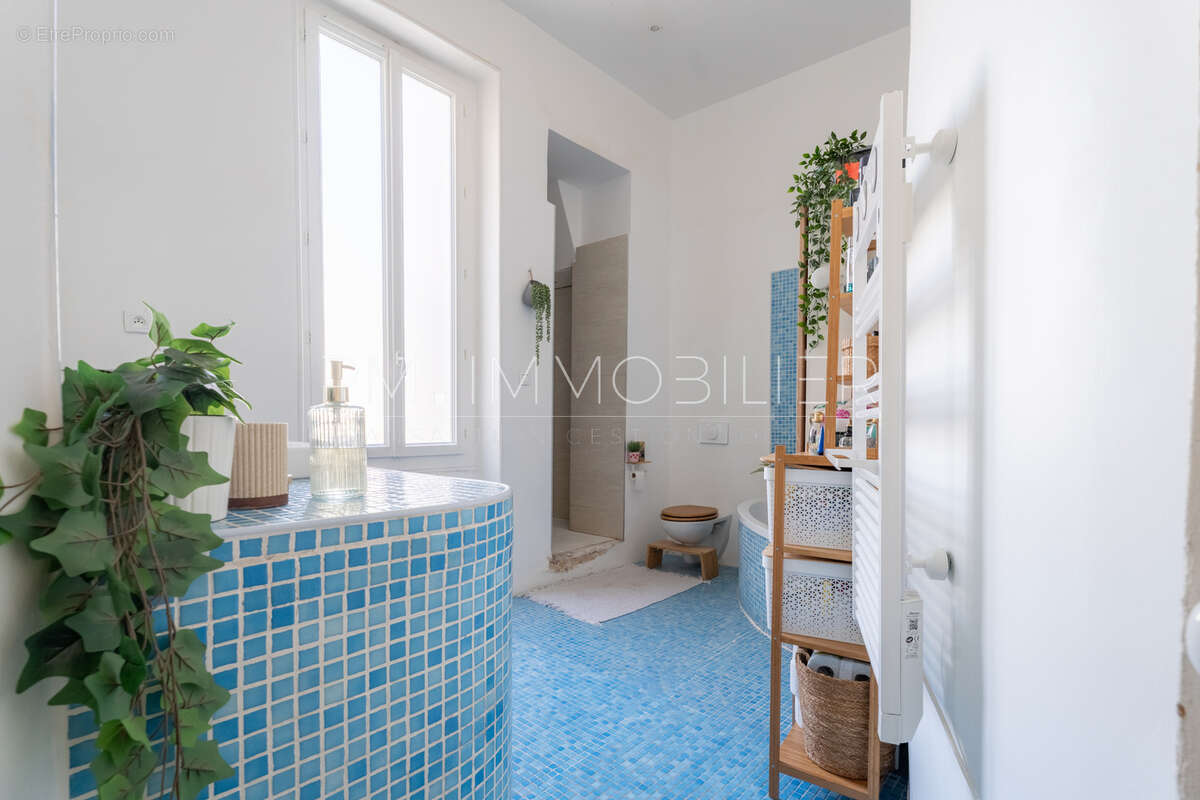 Appartement à MARSEILLE-1E
