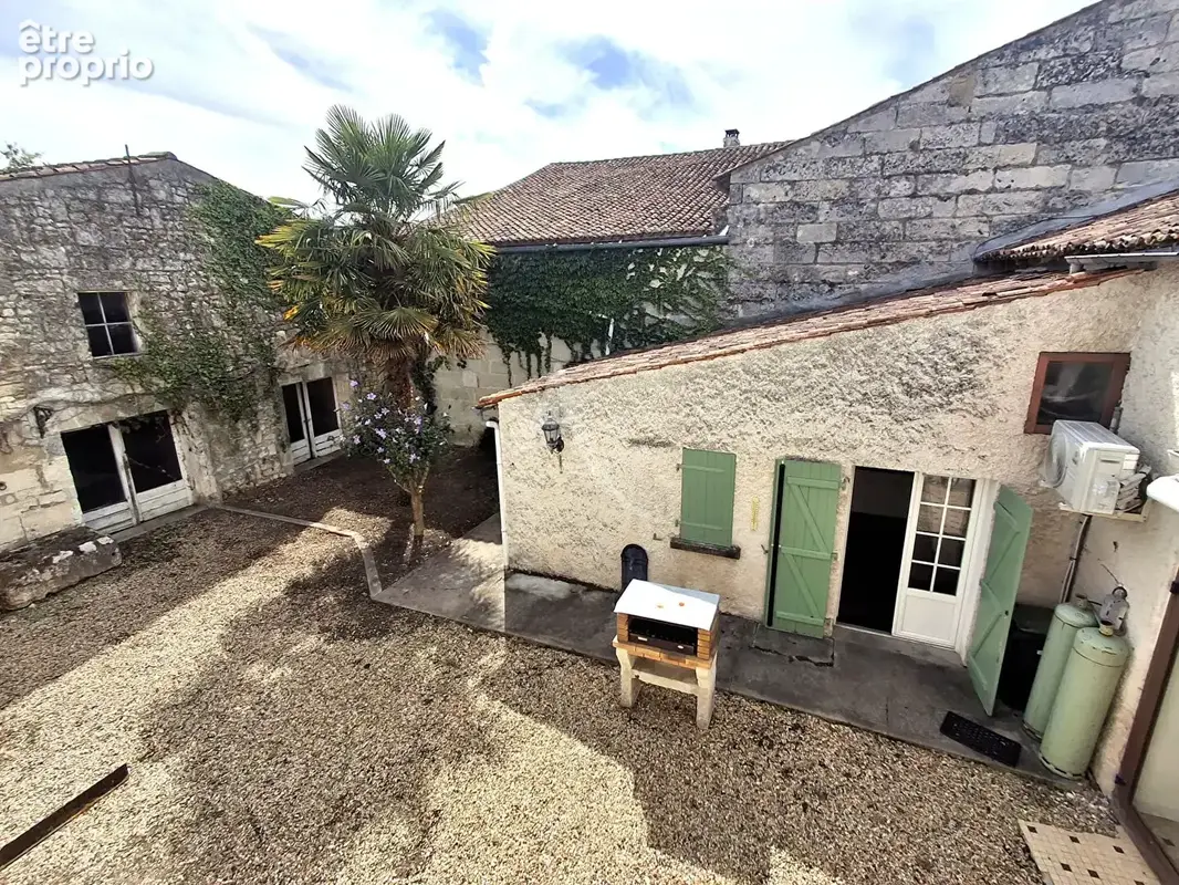 Photo Maison à Saintes au prix de 199 000€