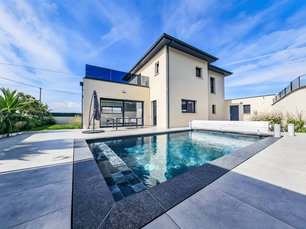 Maison à ROUSSILLON