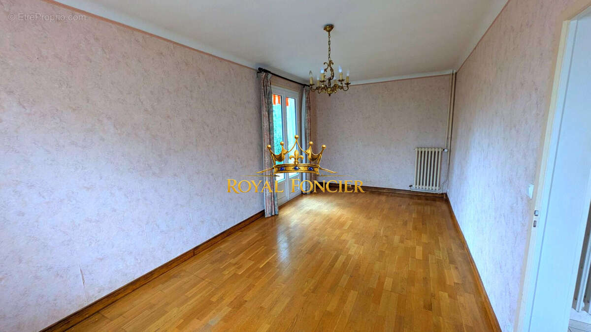 Maison 82 m² à Descartes  - photo 5