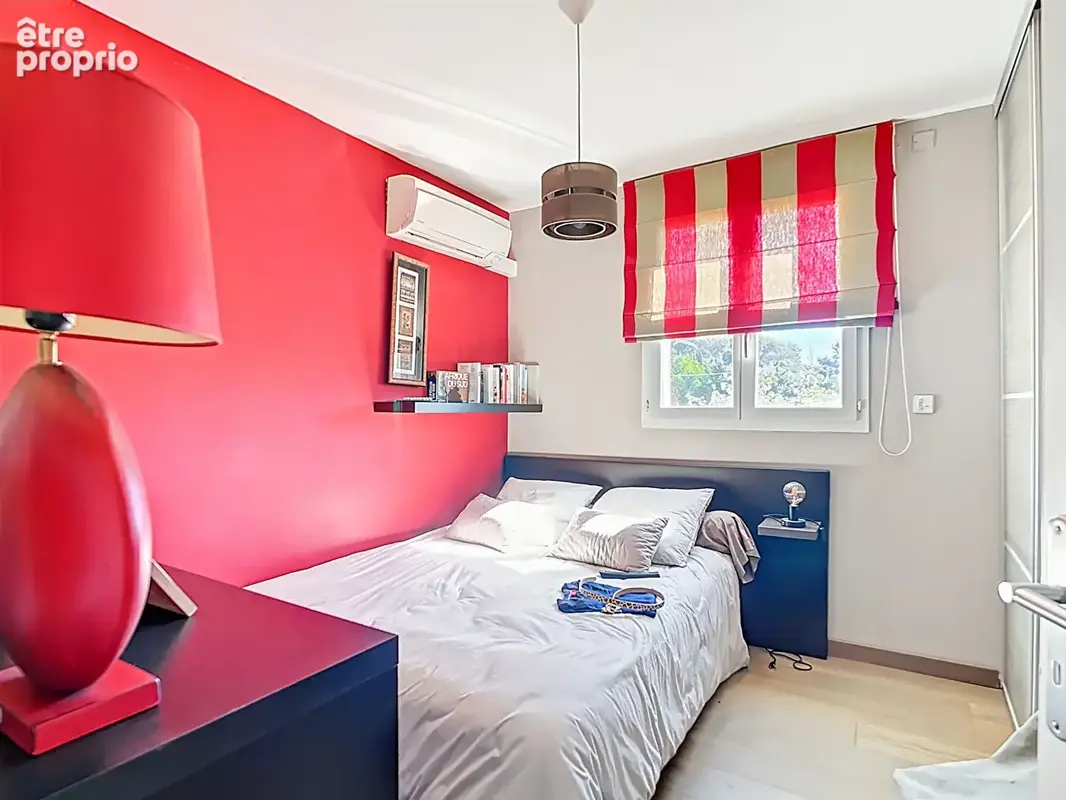 A vendre Maison de charme avec jardin et stationnement 3 pièces 80 m2 sur parcelle de 350 m2 - Secteur La Bouilladisse - photo 9