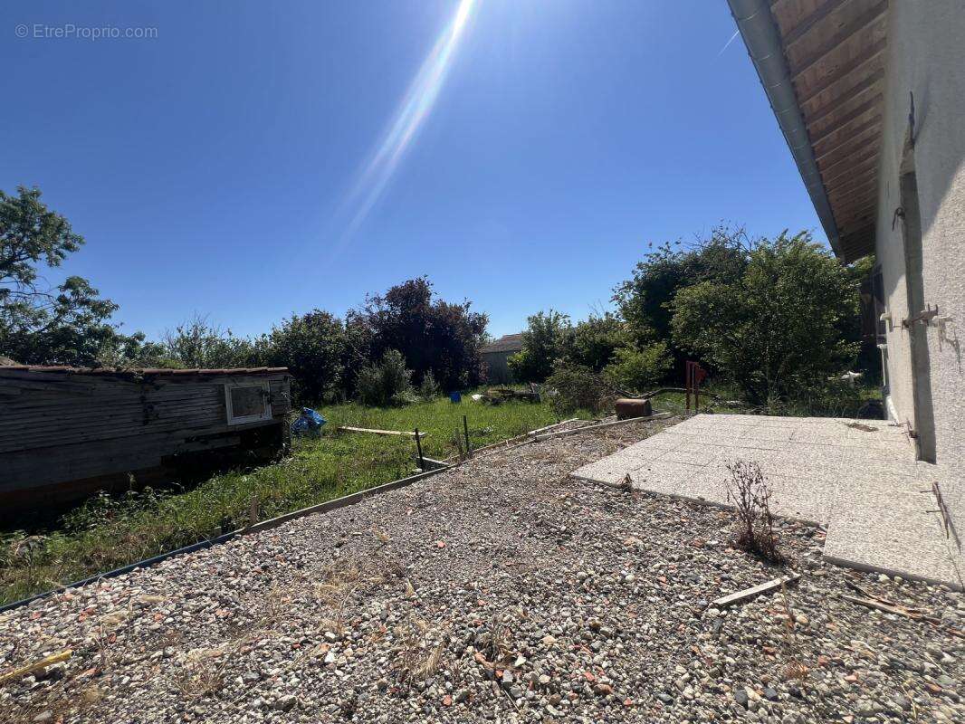 Maison 113 m² à Saint-Clar-De-Riviere  - photo 4