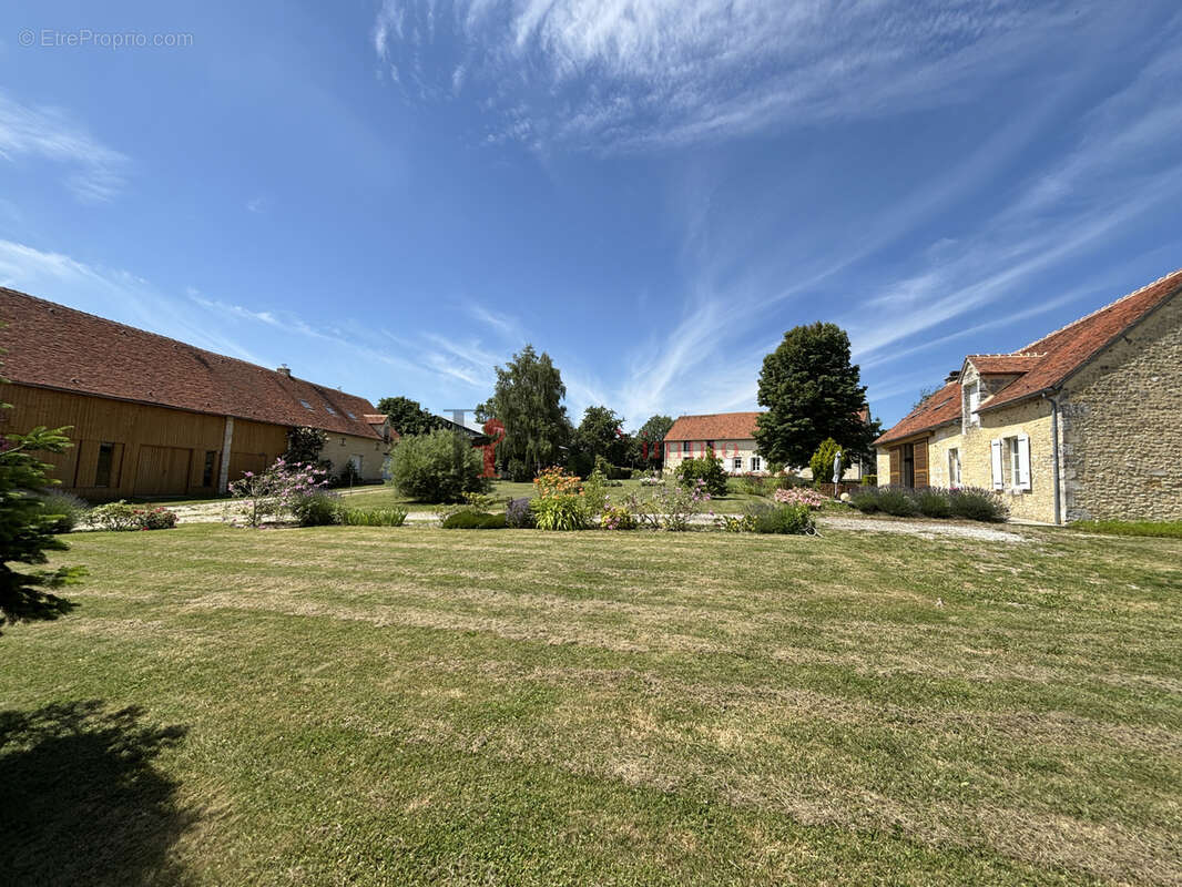 Maison à LE PIN-LA-GARENNE