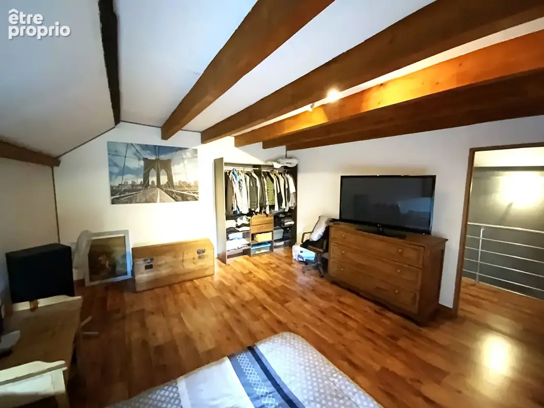 AUXY - Maison de village de 139 m² hab. (3 chambres) avec double garage et dépendance. - photo 4