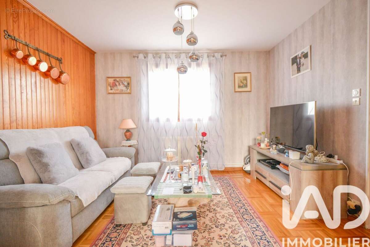 Photo 3 - Maison à BUCHY