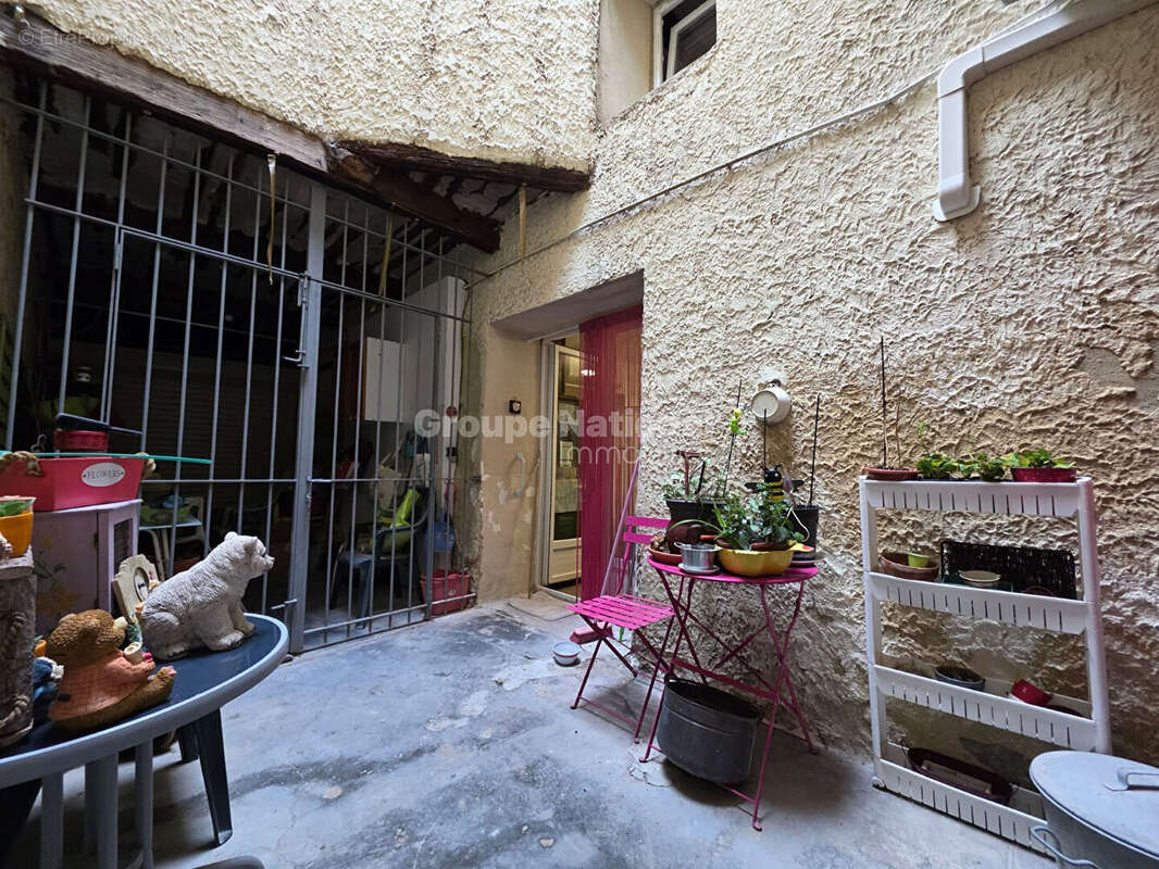 Exclusivité - Maison de ville - Charme et potentiel - photo 6