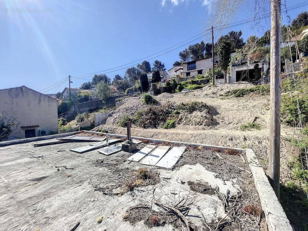 Terrain à MARSEILLE-11E