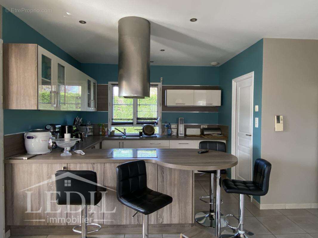 Maison à VIC-FEZENSAC