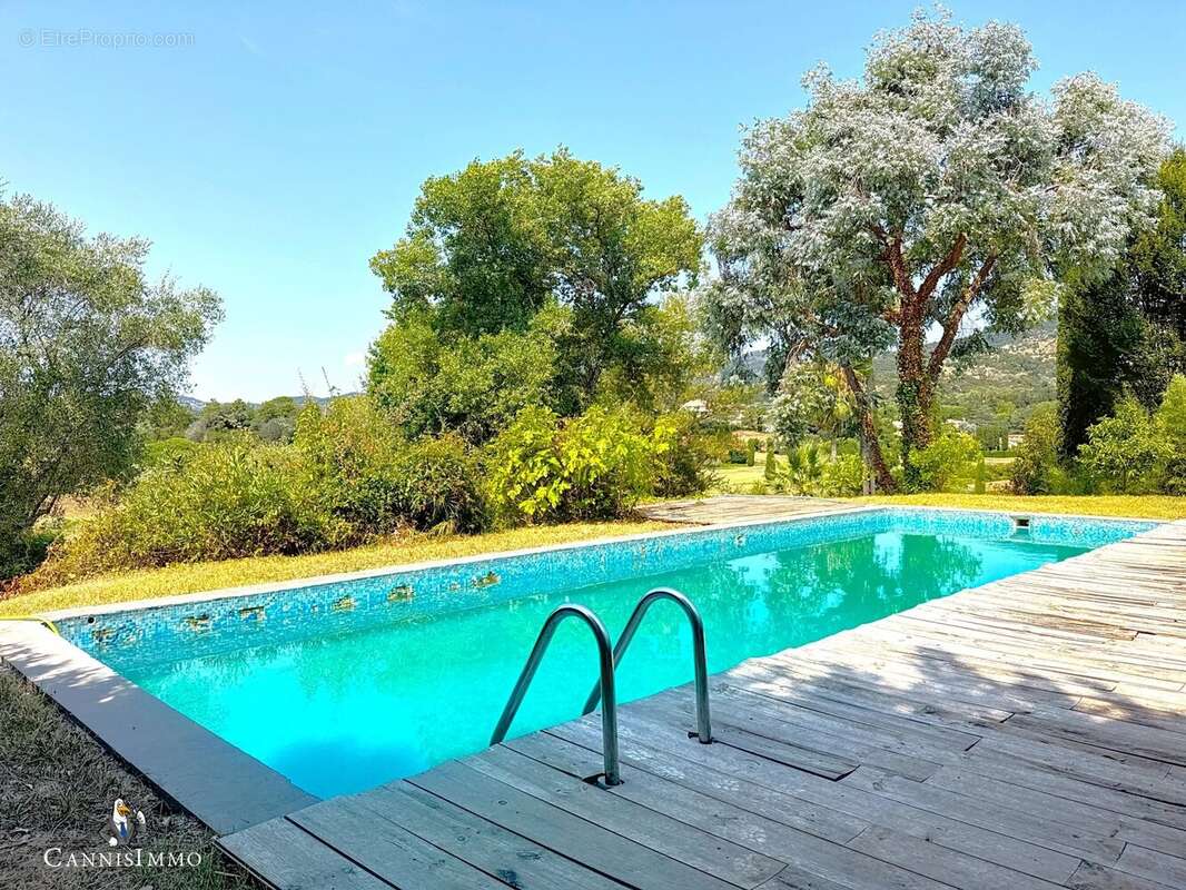 Maison à MANDELIEU-LA-NAPOULE