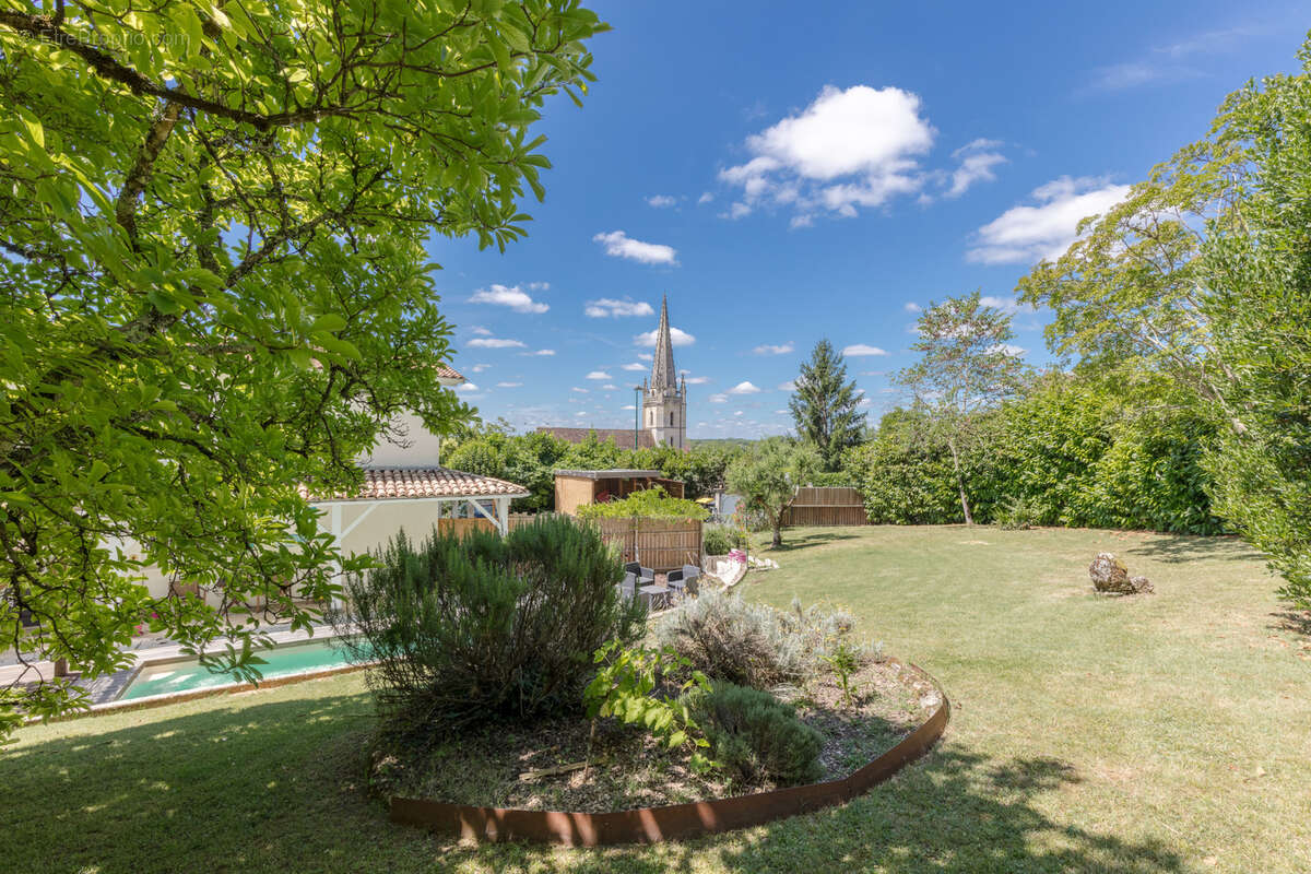 Maison à CAMBLANES-ET-MEYNAC