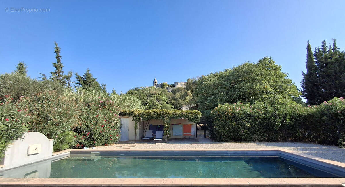 Maison à LA GARDE-ADHEMAR