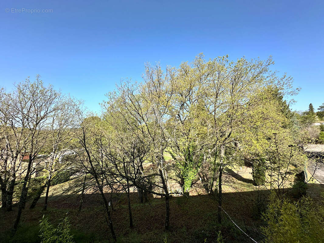 Appartement à GREOUX-LES-BAINS