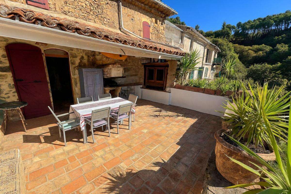 Maison à SAINT-SEBASTIEN-D'AIGREFEUILLE