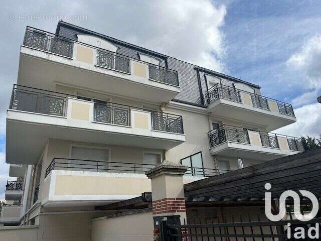 Photo 8 - Appartement à LE PLESSIS-BOUCHARD